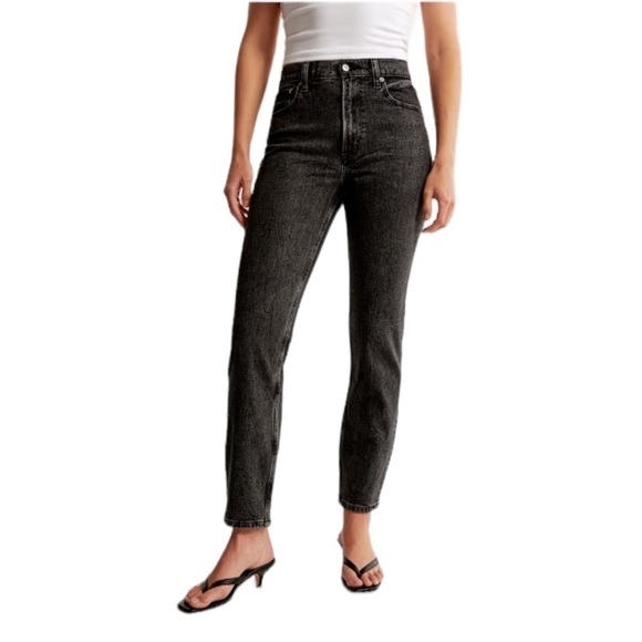 Abercrombie - NWT The High Rise Mom Black Destroyed Jean Sz 27/4 - Picture 1 of 8